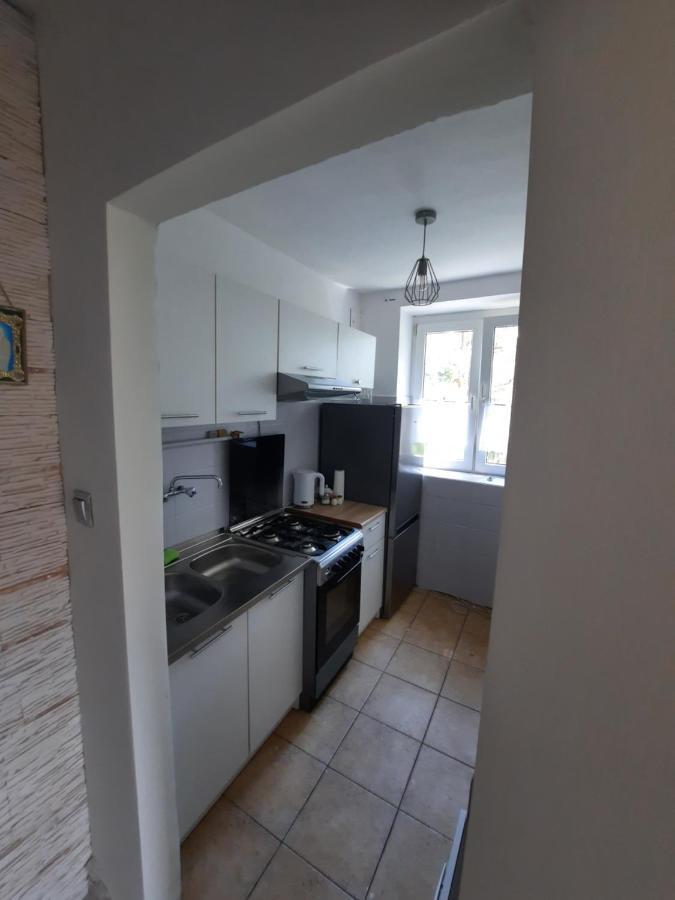Apartament Zorzy Przy Instytucie Kardiologii Anin Warsaw Exterior photo
