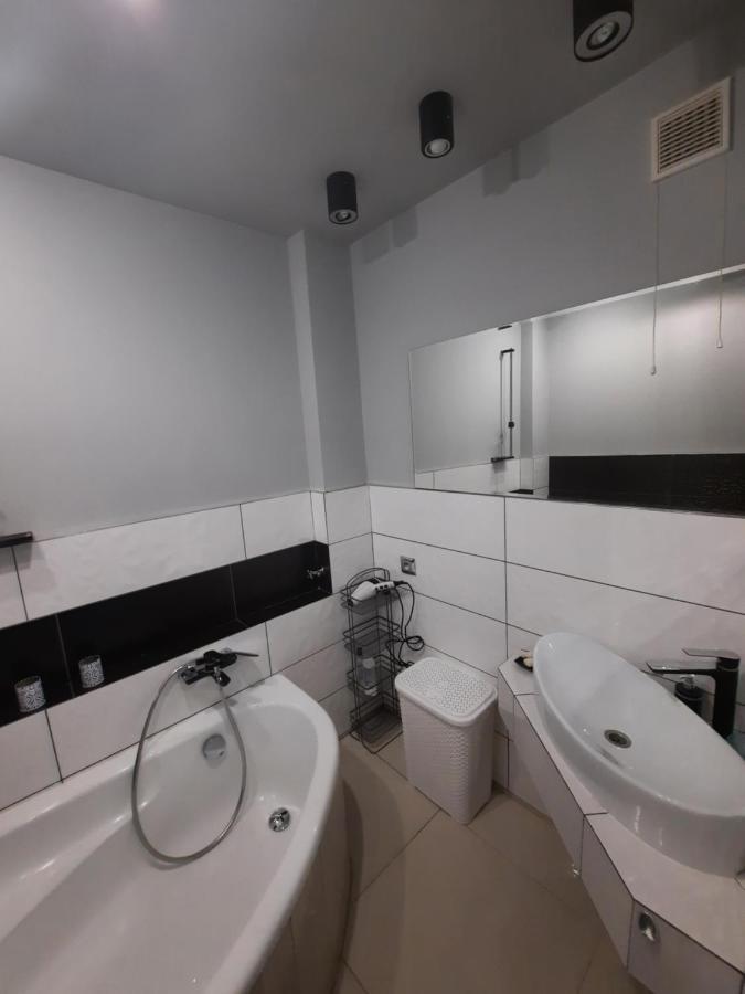 Apartament Zorzy Przy Instytucie Kardiologii Anin Apartment Warsaw Exterior photo