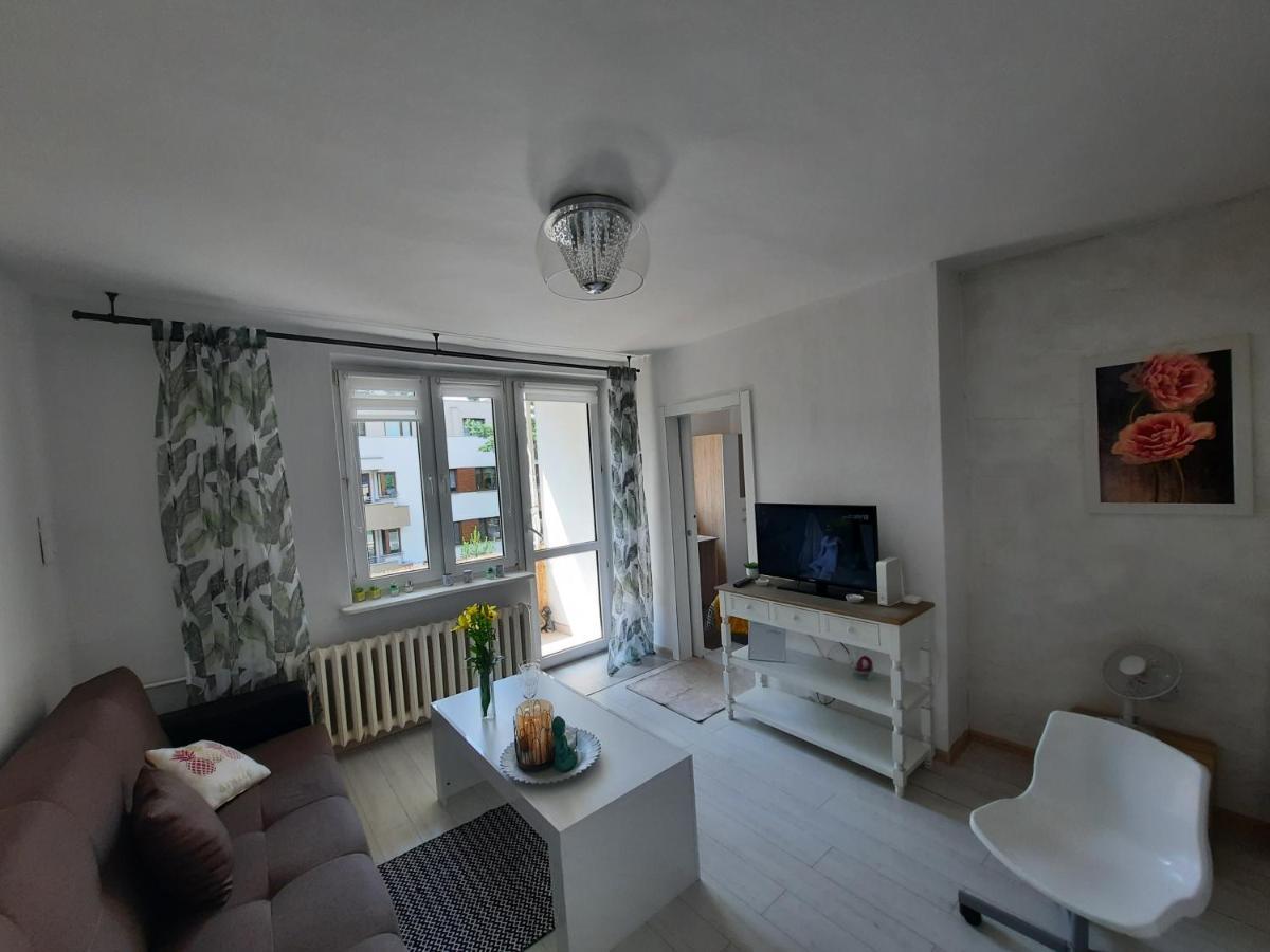 Apartament Zorzy Przy Instytucie Kardiologii Anin Apartment Warsaw Exterior photo